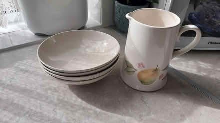 Photo of free Jug and 4 bowls (St. Albans) #1