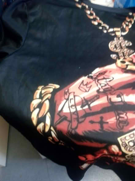Photo of free Tshirt large (Ashhill walk Bd47jf) #2