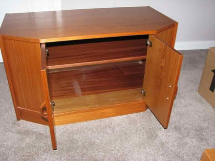 Photo of free TV cabinet. (Howe Green CM2) #1