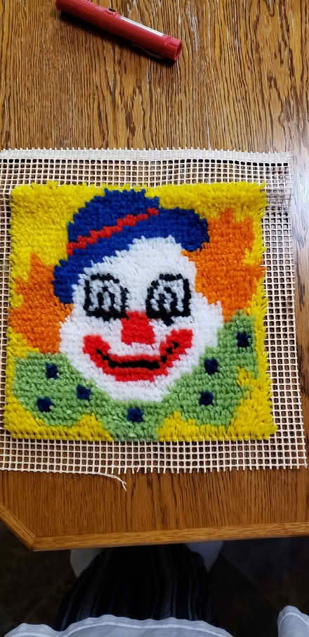 Photo of free hook rug type picture of a clown, zip code 20905 #1