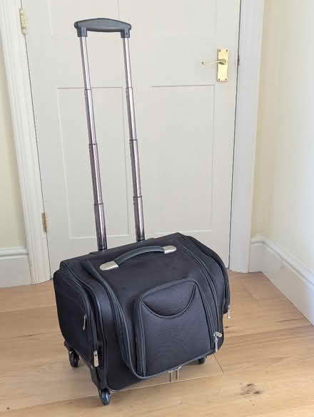 Photo of free Vanity/makeup trolley bag (Battle RG30) #2