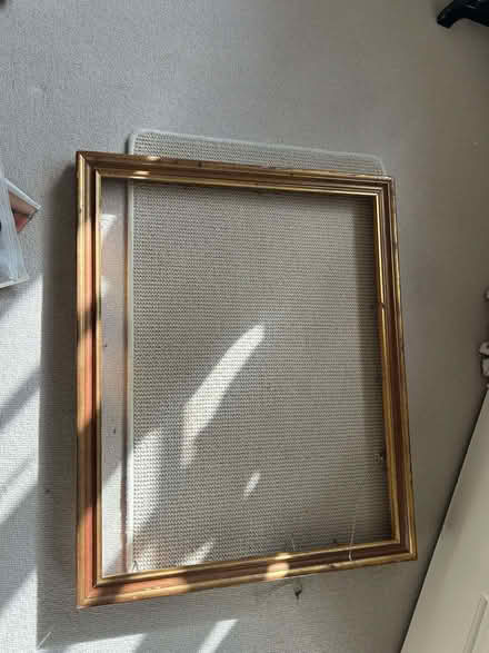 Photo of free Gold picture frame (Henley-on-Thames RG9) #1