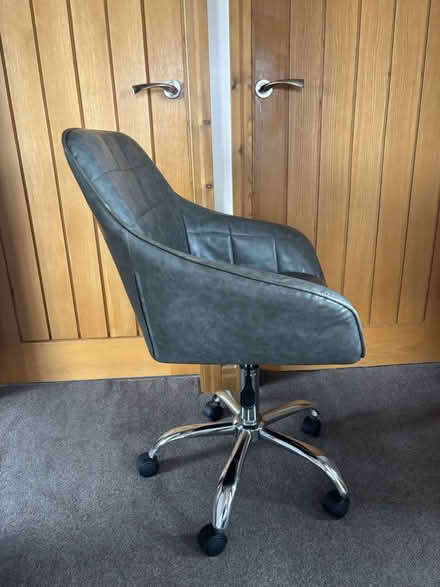 Photo of free Grey swivel chair (Longton) #2