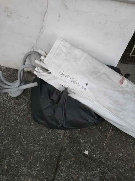 Photo of free Loft clear out! Duvets, cushions, mirror, gazebo, more. (Aldrington BN3) #2