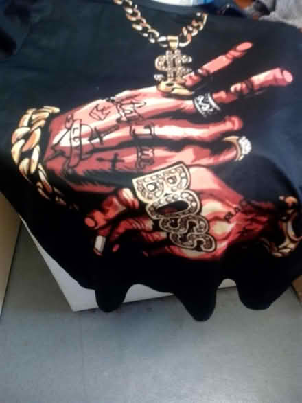 Photo of free Tshirt large (Ashhill walk Bd47jf) #1