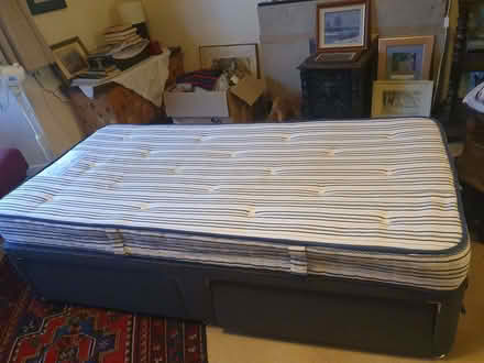Photo of free 1x single & 1x King bed (Bog Gate TW10) #1