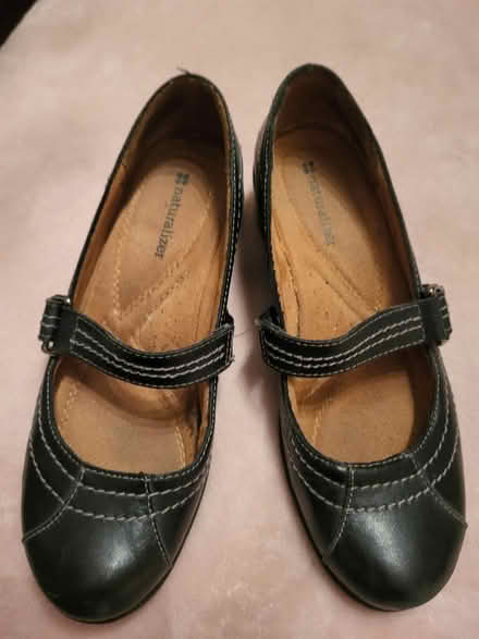 Photo of free Ladies Naturalizer Sz.6 (Elmvale Acres) #1