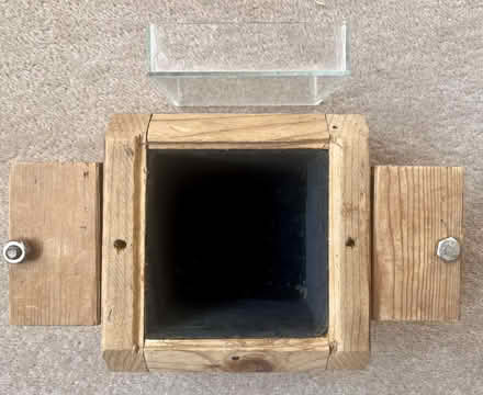Photo of free Photographis stand for nature specimens (Maida Vale W9) #4