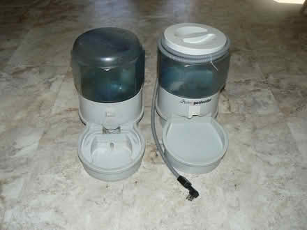 Photo of free Cat feeder & waterer (Longley Rd near Pepperell.) #1