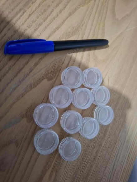 Photo of free Tiny plastic pots (Feltham TW14) #2