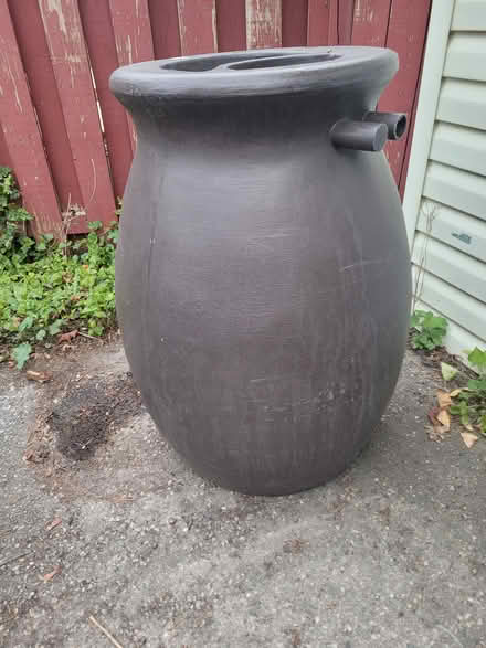 Photo of free Rain barrel (Highland Road East) #1