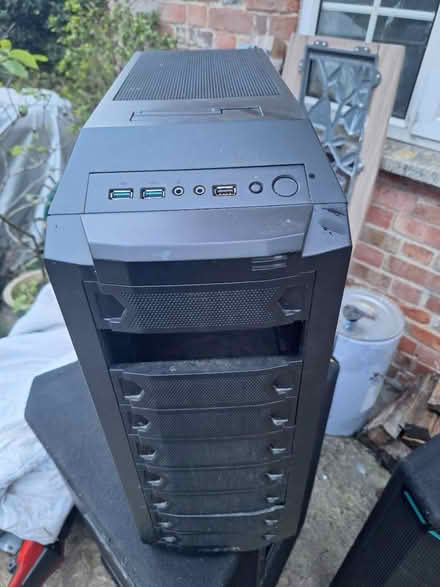 Photo of free Pc tower (Sn8 3ly) #1