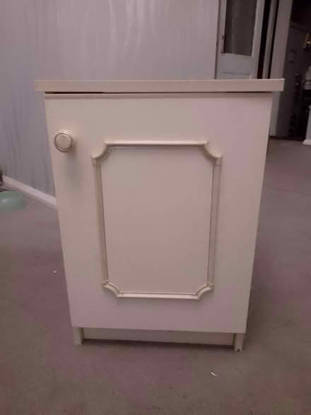 Photo of free Cream bedside cabinet (Edgbaston B16) #2