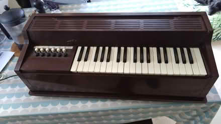 Photo of free Electric organ (Surrenden BN1) #1