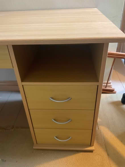 Photo of free Desk. (Park Road area NN10) #3