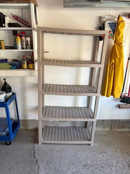 Photo of free PVC shelving. Comes apart easily (Orléans) #2