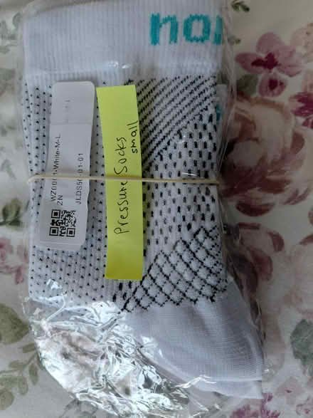 Photo of free 2 new pairs of good pressure socks (Glasgow Linthouse G51) #1