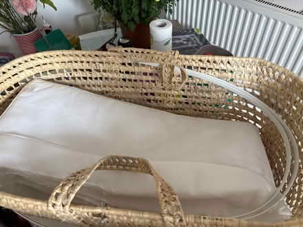 Photo of free Moses basket (Islington N1) #1