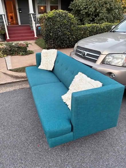 Photo of free couch (Arlington - Clarendon) #1