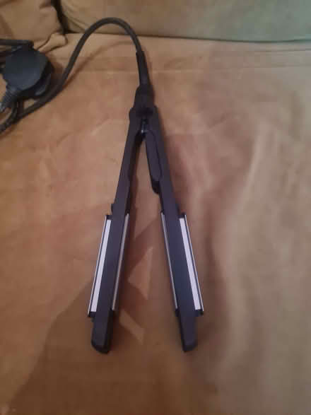 Photo of free Babyliss hair curlers/straighteners (Marsh LA1) #2