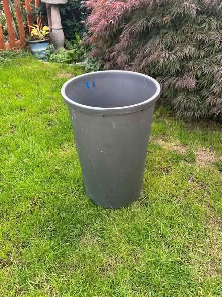 Photo of free Plastic bin (Bromsgrove B61) #1
