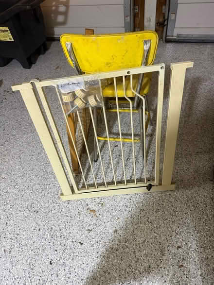 Photo of free Child security gates 2 (In Oakbrook area) #3