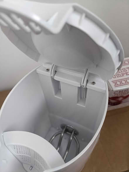 Photo of free Kettle & Christmas Mug (Redhill RH1) #3