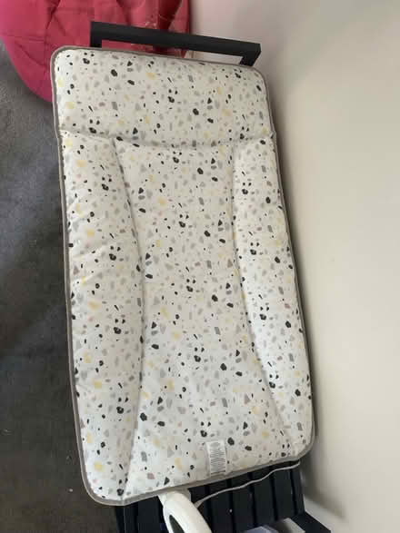 Photo of free Changing mat (Croydon CR2) #1