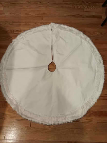 Photo of free Super nice tree skirt (Falls Church) #1