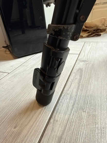 Photo of free Faulty leg tripod (SE21) #2