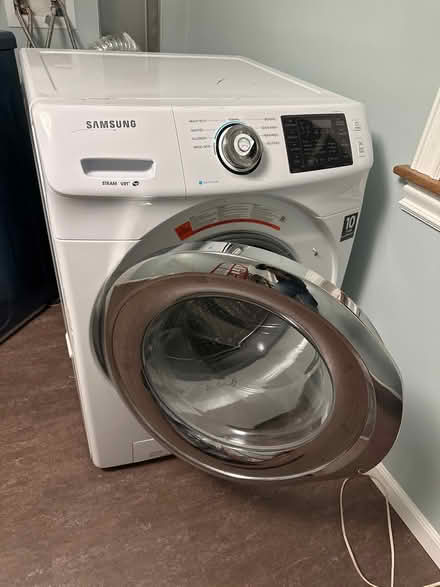 Photo of free Working washing machine- tiny leak (West Side - Dexter) #2