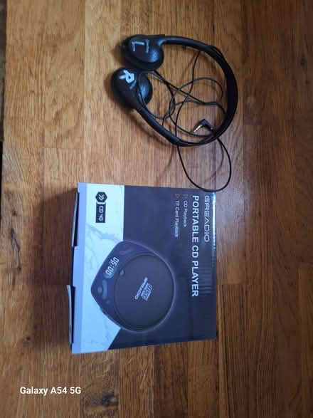 Photo of free portable CD player (Hyde GL6) #1