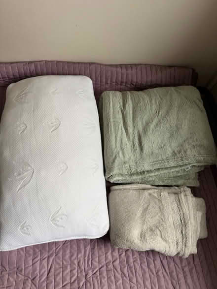 Photo of free Pillow (Dublin 15) #1