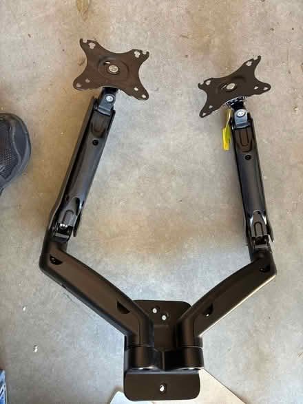 Photo of free Double monitor mount (Waltham ma) #1