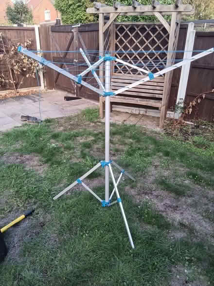 Photo of free Travel whirligig washing line (Waterlooville PO8) #1