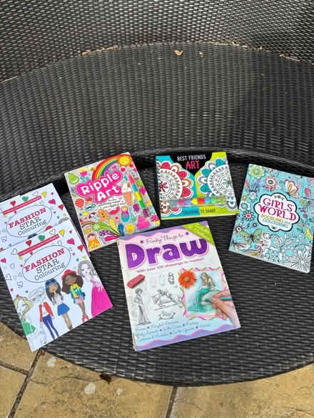 Photo of free colouring & things to draw books (Pilgrims hatch CM15) #1