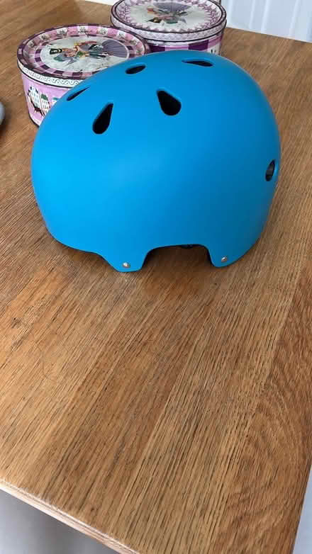 Photo of free Skateboarding helmet (Amersham HP6) #1