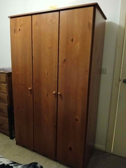 Photo of free 3 doors wardrobe (Hemel Hempstead HP2) #1