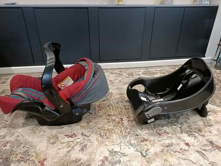 Photo of free GRACO Baby Car Seat (Letchworth (South) SG6) #2