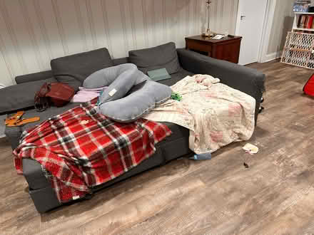 Photo of free sofa (Edgebrook neighborhood) #1