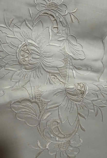 Photo of free linens, etc - will need love (midtwn) #3