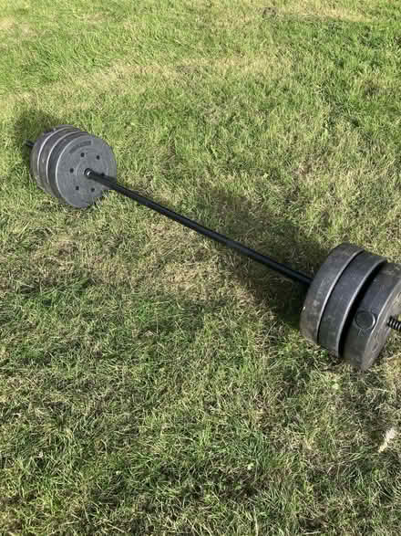 Photo of free set of weights (Newton Court Farm RG20) #1
