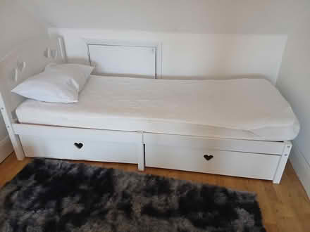Photo of free Single bed with drawers and mattress.(No fire label) (Ware SG12) #1