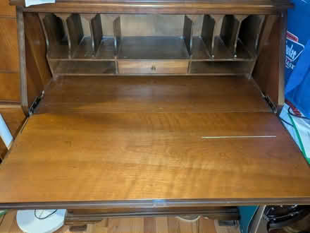 Photo of free Compact Desk/Dresser (Pawtucketville / Lowell) #2