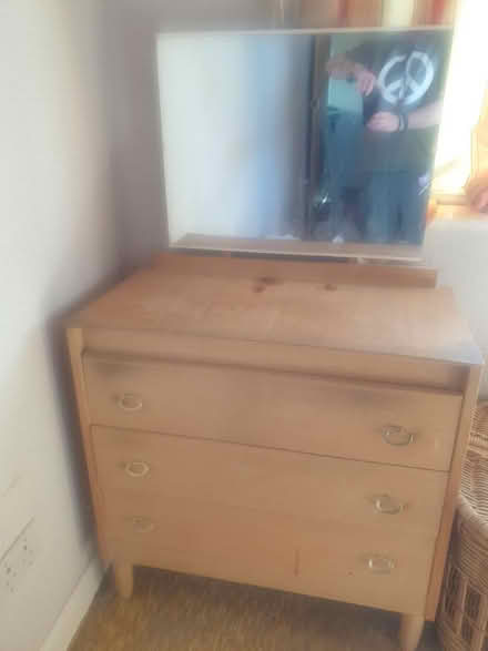 Photo of free dressing table (Sandon CM2) #1