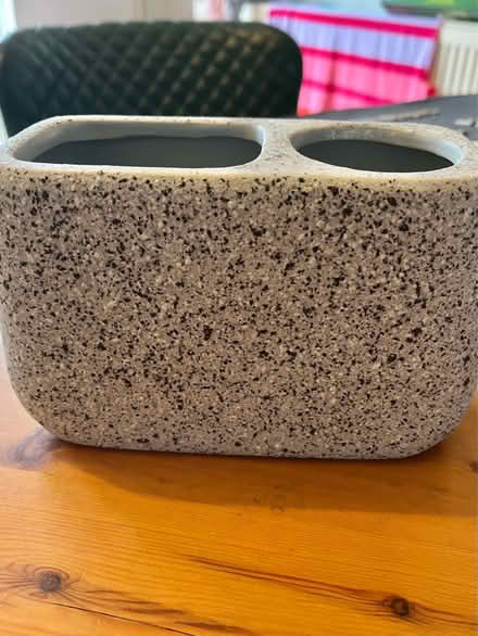 Photo of free Toothbrush holder (Littlehampton, BN17) #1