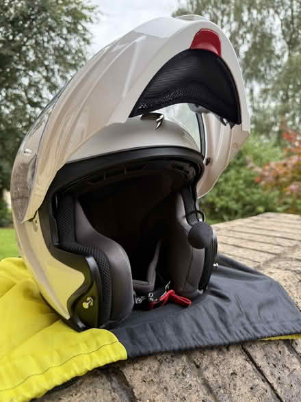 Photo of free Motorcycle Helmet (Pollokshields G41) #4