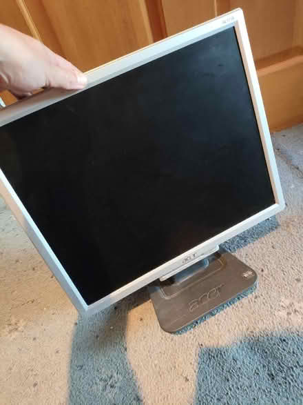 Photo of free Acer 17 inch computer monitor (Nether Kellet LA6) #4