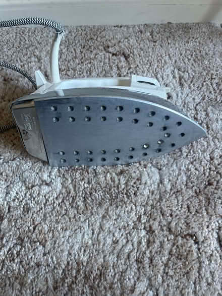 Photo of free Sunbeam Steam Iron (Tytherington SK10) #3