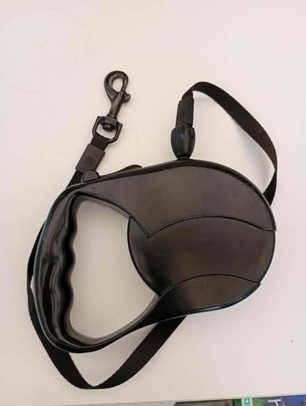 Photo of free retractable dog lead (Pinehurst SN25) #1